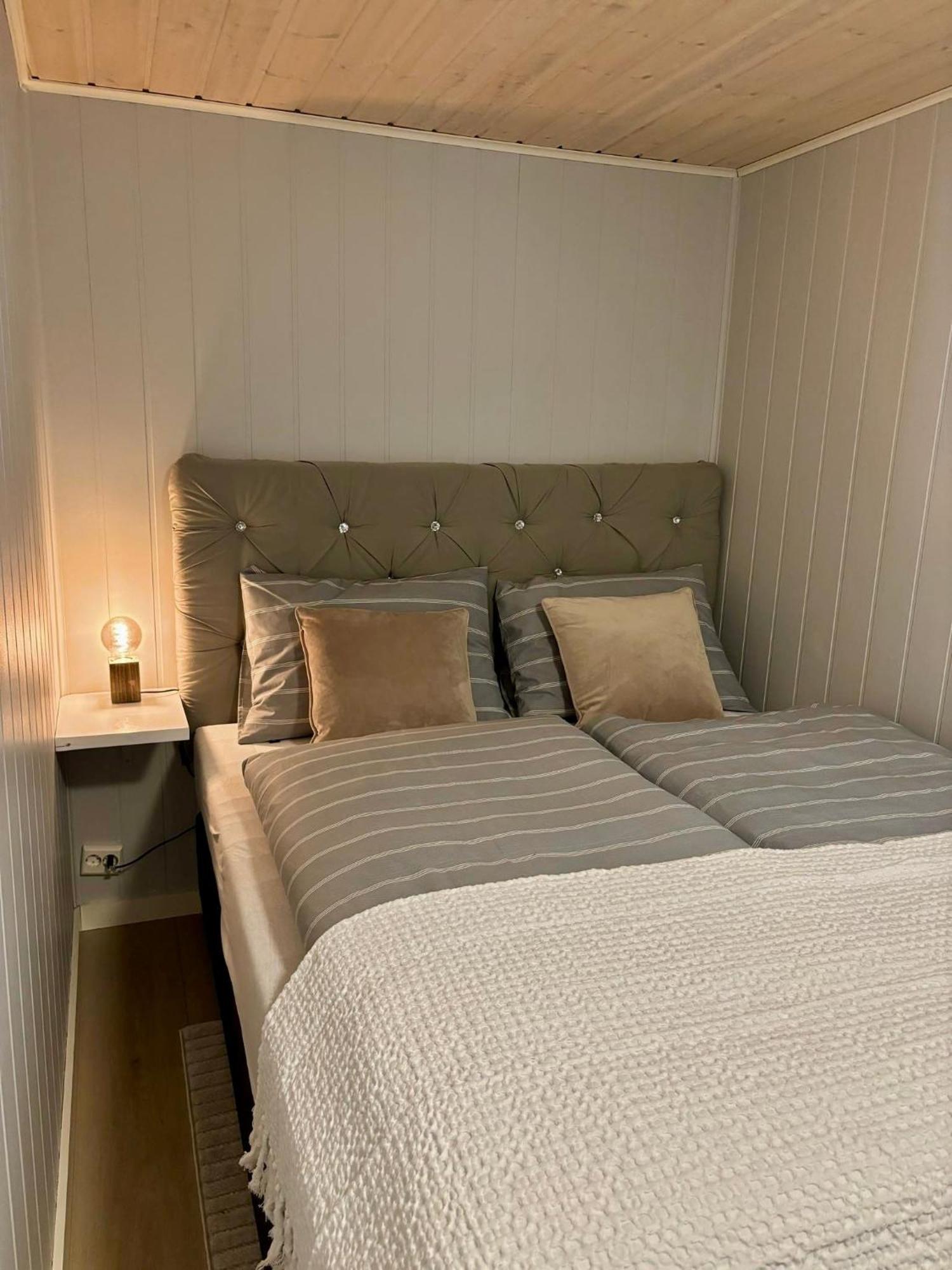 Down Town Apartment With Outside Area In Villa Kristiansand Bagian luar foto